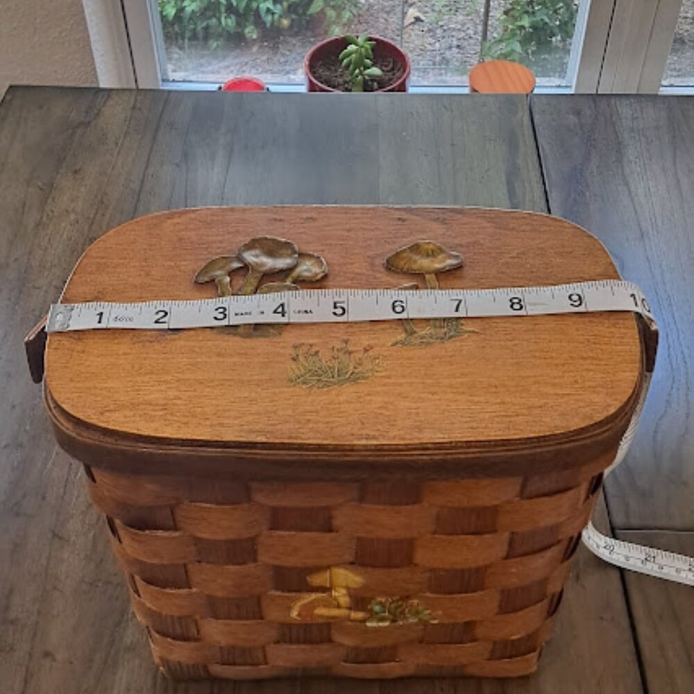 Vintage Basketville Woven Basket/Purse w/Wooden Lid, Mushroom Motif, Stamped - Picture 7 of 10